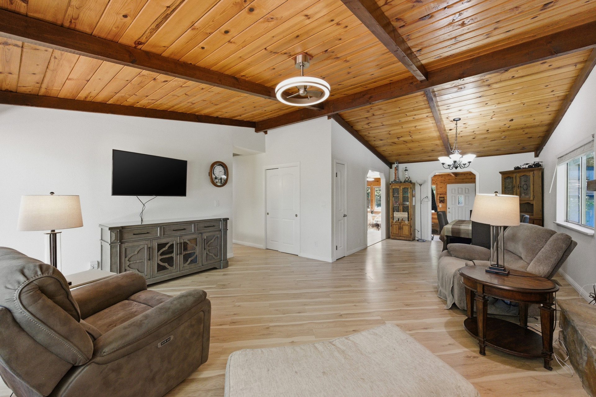 11-31300-sherwood-rd-willits-011